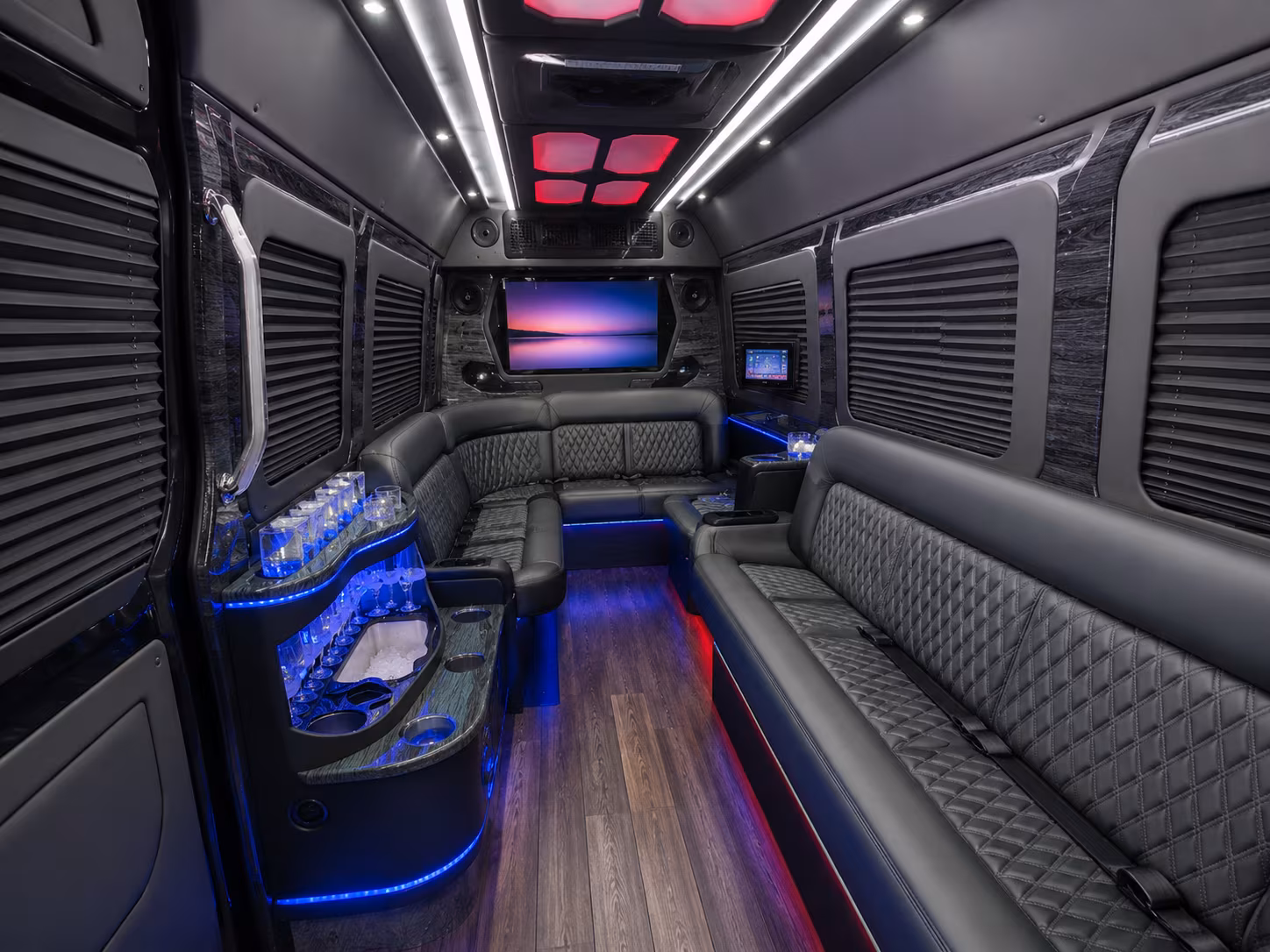 the right bus for veterans organizations and memorial events in glendale